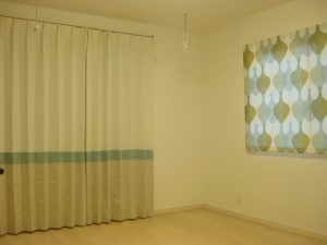 「マラガ」と3色切替のカーテン